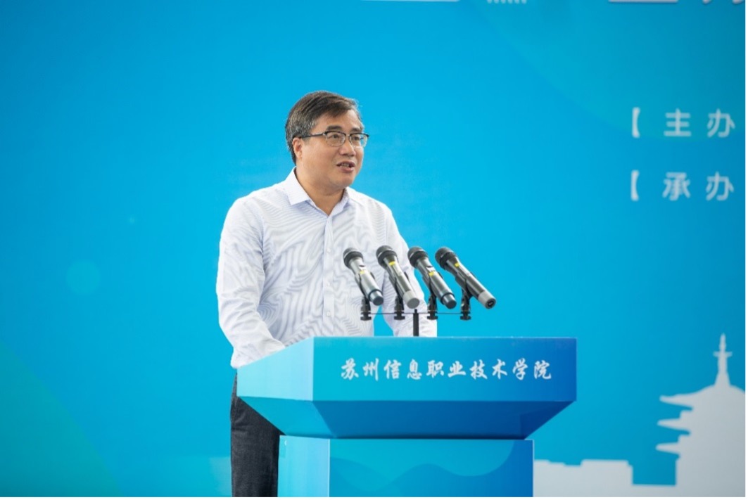 讲话.jpg